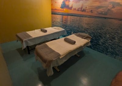 Cabina doble temática de playa al atardecer para masajes en pareja en Colonia Dávila, Tijuana